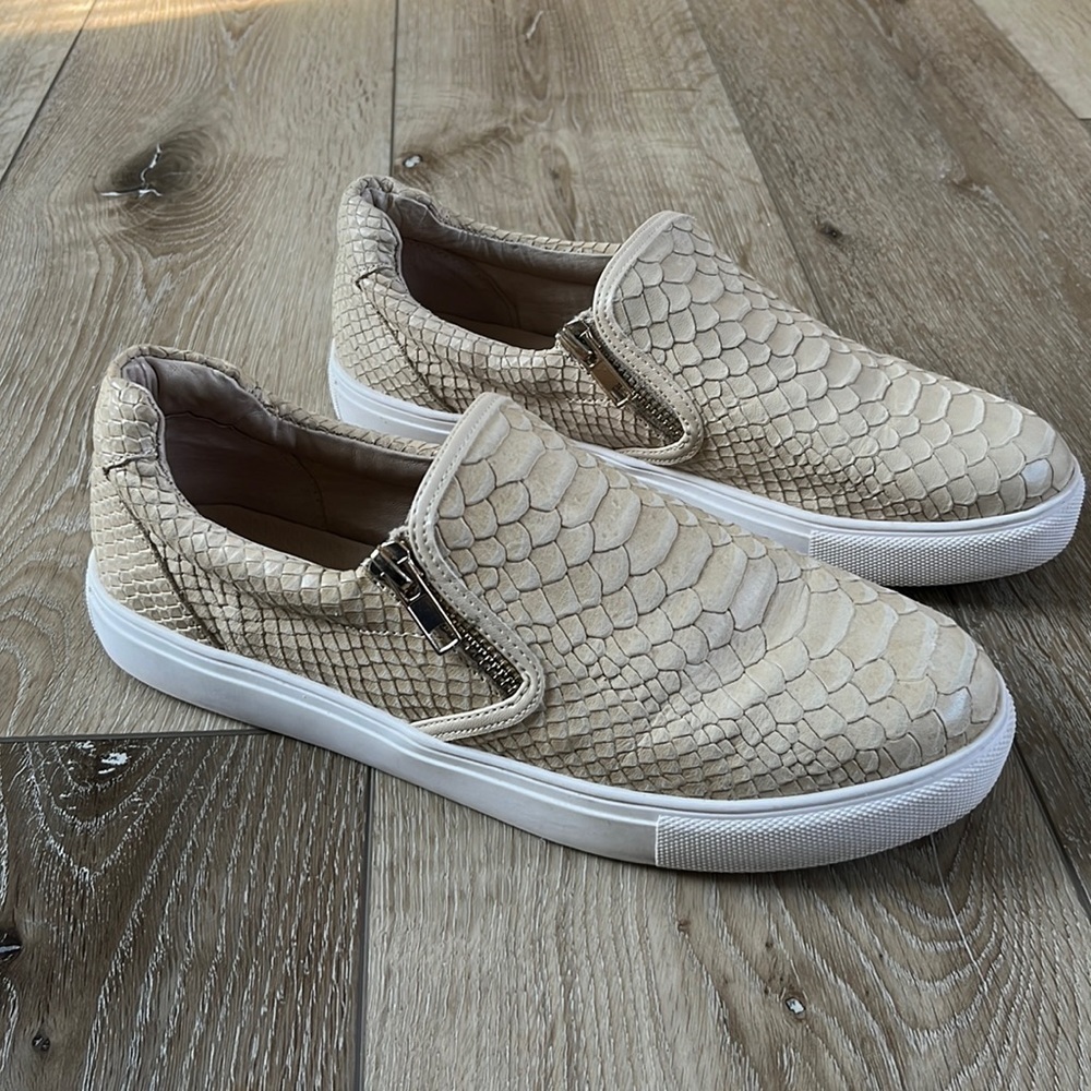 J/SLIDES Beige Snake Zipster Leather Sneaker